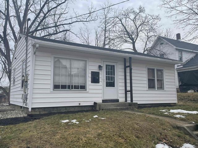 317 S  West St, Angola, IN 46703