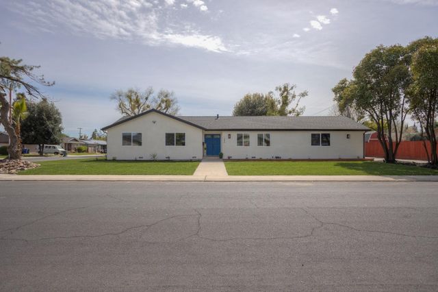 1808 Fairington Ln, Modesto, CA 95355