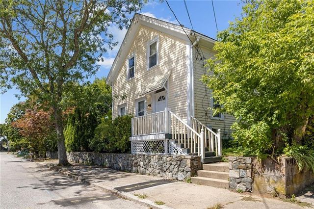 217 Bay View Ave, Cranston, RI 02905