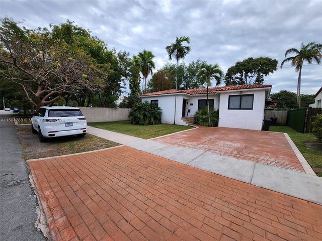 5740 SW 10th St, West Miami, FL 33144