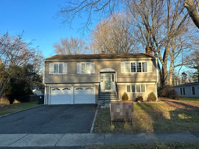 184 Sigwin Dr, Fairfield, CT 06824