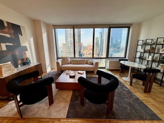 312 11th Ave #28B, New York, NY 10001