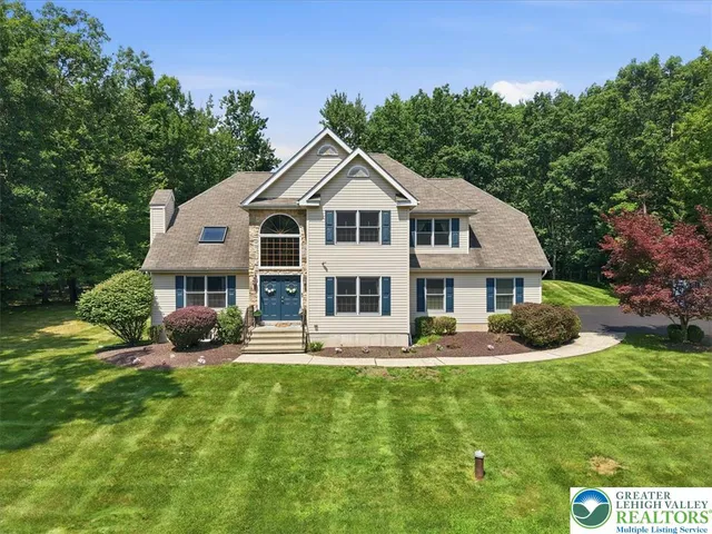 1220 Overlook Ct, Saylorsburg, PA 18353