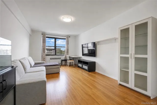 25-40 Union Street #4E, Flushing, NY 11354