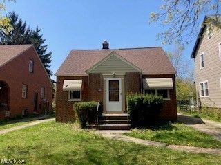 968 Rushleigh Rd, Cleveland Heights, OH 44121
