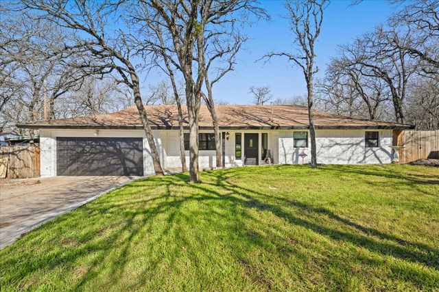 3505 Banbury Ct, Forest Hill, TX 76119