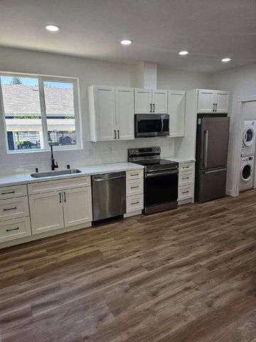 101 Randall Ave #B, Vacaville, CA 95687