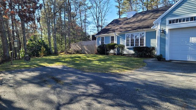 3 Crosshill Road, Forestdale, MA 02644