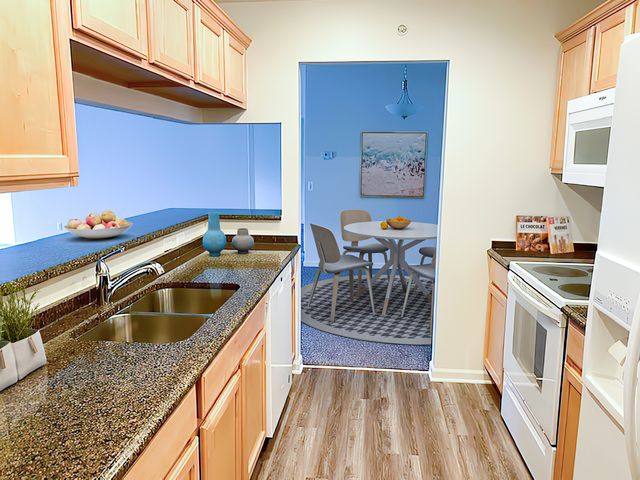 4229 Deeside Dr #b76264d01, Brighton, MI 48116