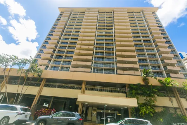 1561 Kanunu St #1205, Honolulu, HI 96814