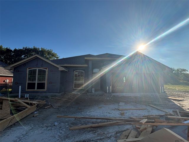 905 McAnear St, Cleburne, TX 76033