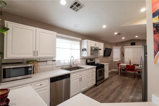 4906 Drifting Pebble St, North Las Vegas, NV 89081