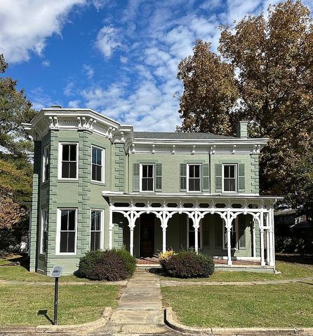 535 Front St, Vanceburg, KY 41179