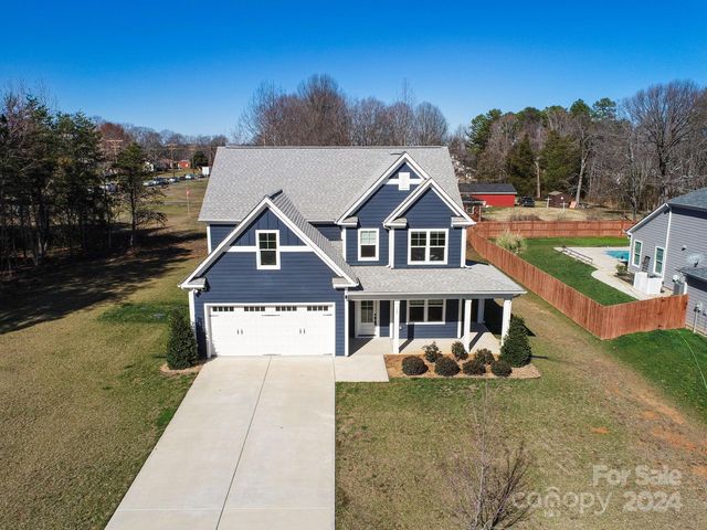 107 Collins Grove Ct, Mooresville, NC 28115