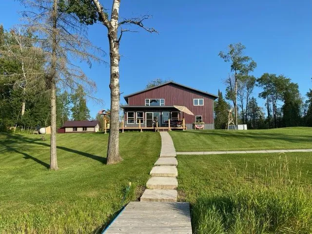 17221 E  Pine Dr NW, Angle Inlet, MN 56711