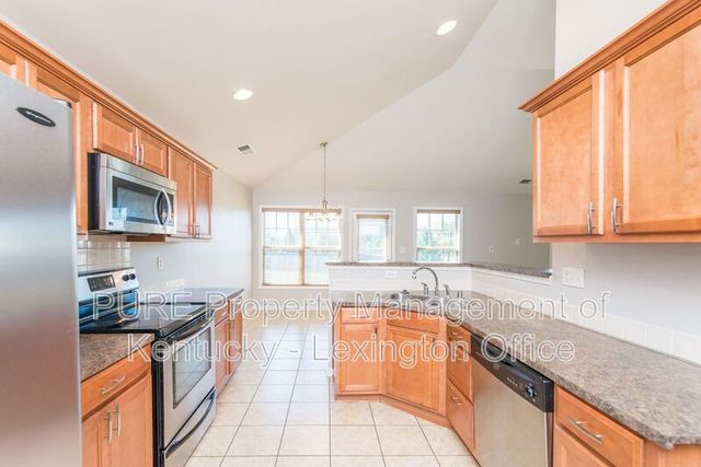1076 Stonecrop Dr, Lexington, KY 40509