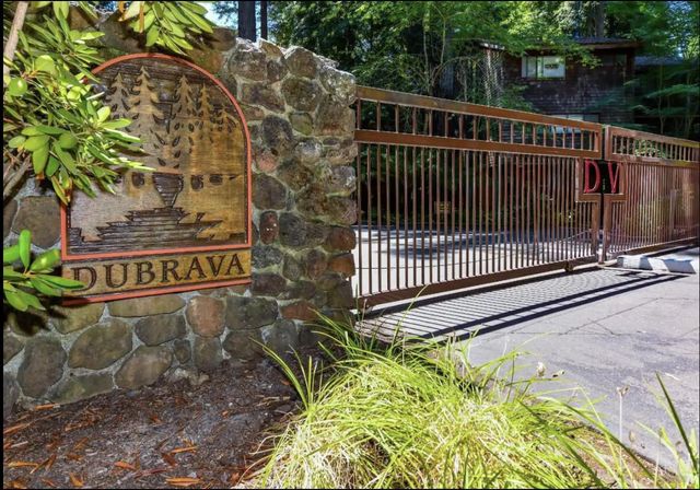 17255 Verba Ln, Guerneville, CA 95446