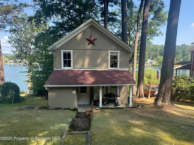 1171 Lake Rd, Dalton, PA 18414