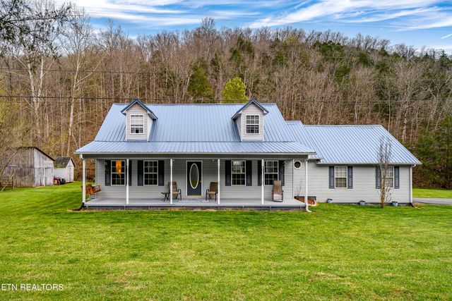 238 Dry Valley Rd, Thorn Hill, TN 37881