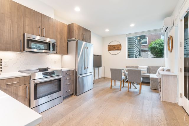1117 14th Ave, Seattle, WA 98122