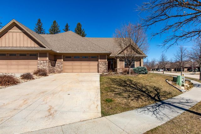 691 Fox Chase Rd SW, Rochester, MN 55902