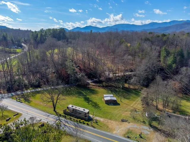 4821 Clarks Chapel Rd, Franklin, NC 28734