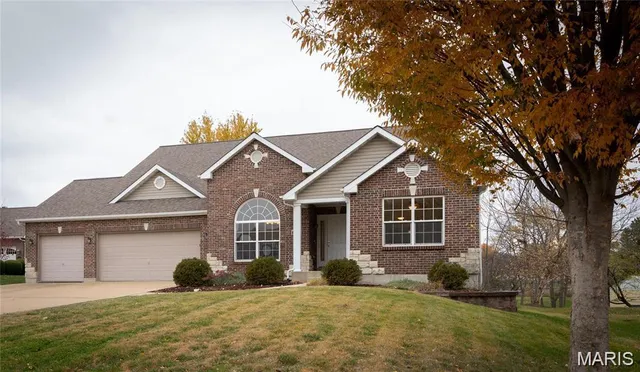 4491 Forder Grove Ct, Saint Louis, MO 63129