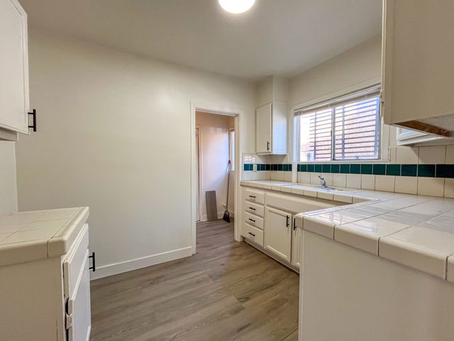 1450 W  39th St #3907-1/2, Los Angeles, CA 90062