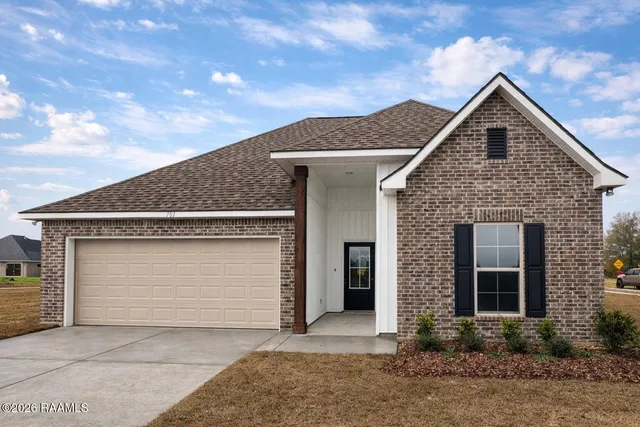 101 Collins Ct, Maurice, LA 70555