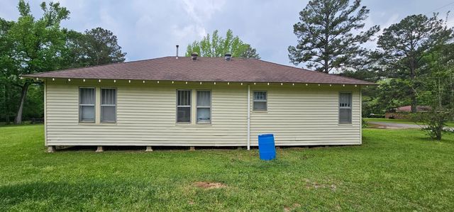 38 Young Rd, Pineville, LA 71360