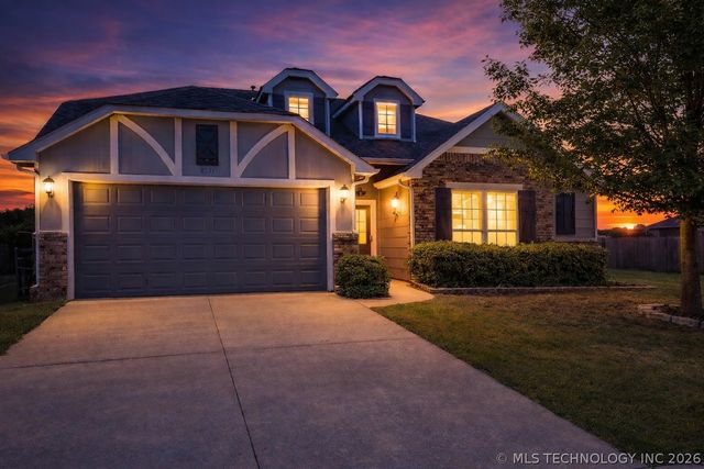 10933 N  154th East Ave, Owasso, OK 74055