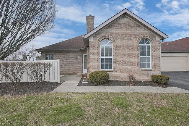 291 Pointe Pl, Westerville, OH 43082