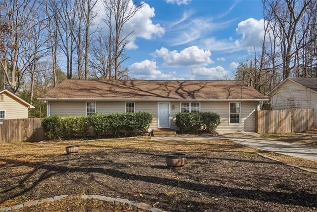 414 Hemlock Dr, Lawrenceville, GA 30046