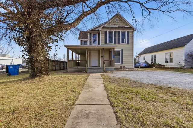 1026 W Division Street, Springfield, MO 65803