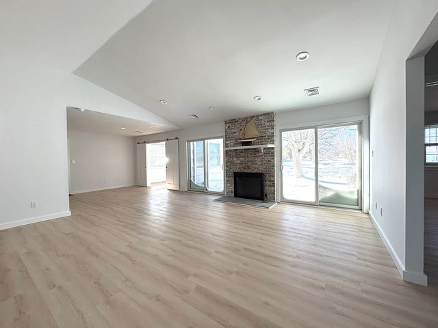 24 Saint Andrews Cir, Southampton, NY 11968