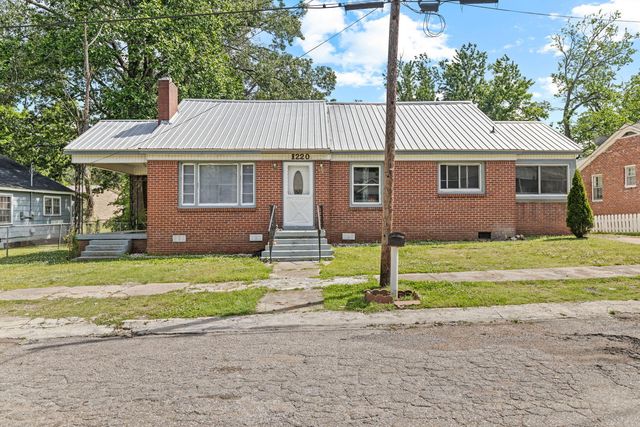 1220 Cruise St, Corinth, MS 38834