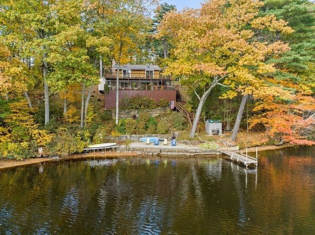 17 Candlewood Dr, Holland, MA 01521