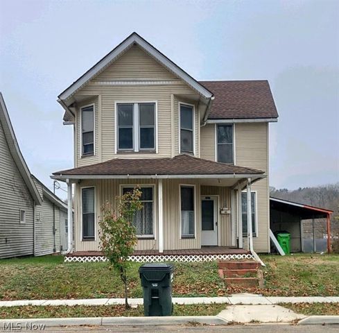 327 N  2nd St, Coshocton, OH 43812