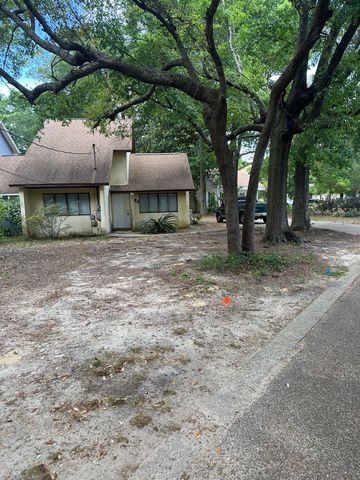 6400 Long St #22, Pensacola, FL 32504