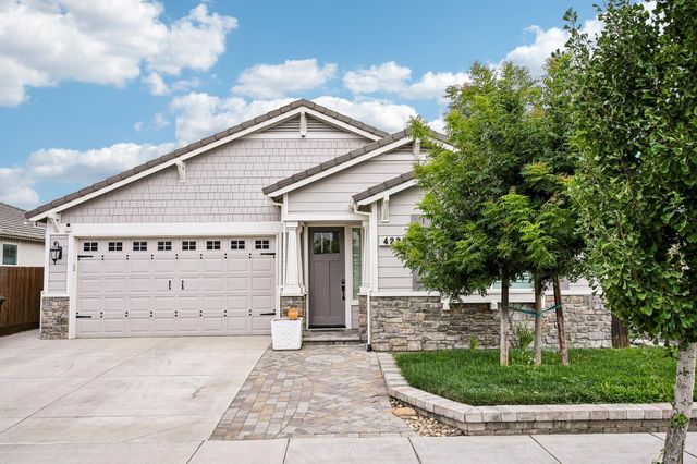 4225 Sierra St, Riverbank, CA 95367