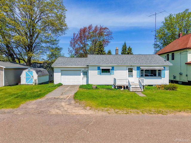80 3rd St, South Range, MI 49963