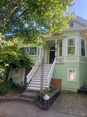 431 Avon St #A, Oakland, CA 94618