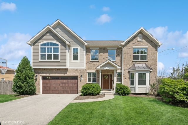 161 N  Schubert St, Palatine, IL 60067