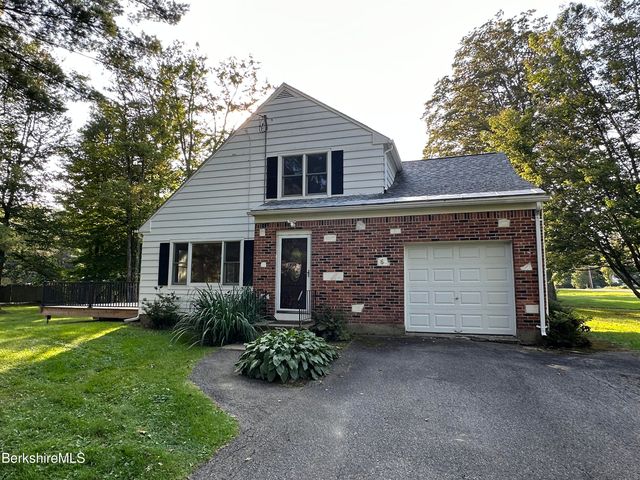 6 Mountain Dr, Pittsfield, MA 01201