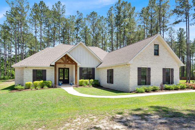 637 Scruggs Rd, Sumrall, MS 39482