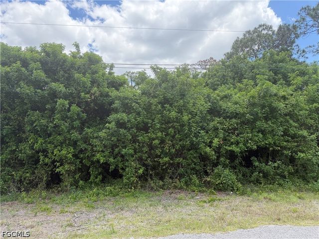 108 Columbus Ave, Lehigh Acres, FL 33936