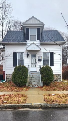 31 Carver St, Worcester, MA 01604