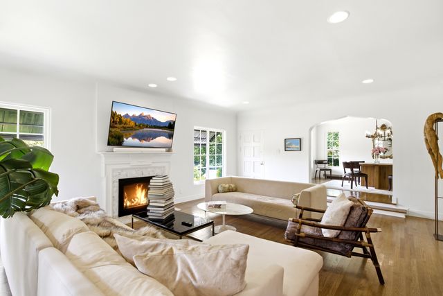 967 S  1300 E, Salt Lake City, UT 84105