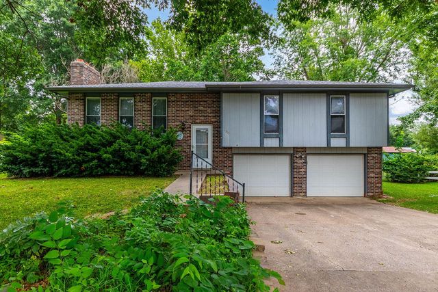 1317 Sunnyvale Rd, Jefferson City, MO 65109
