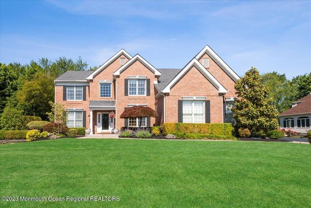 54 Country View Dr, Freehold, NJ 07728